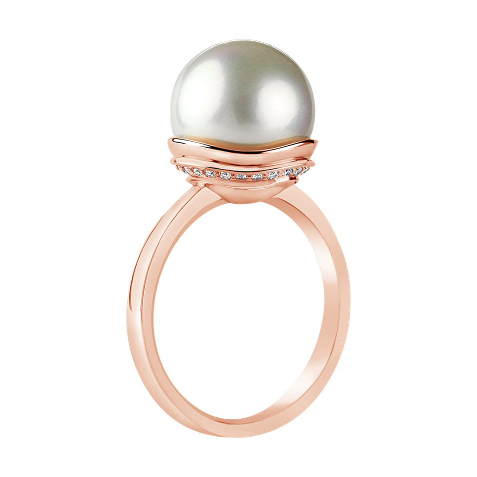 Diamond ring with pearl Pearl